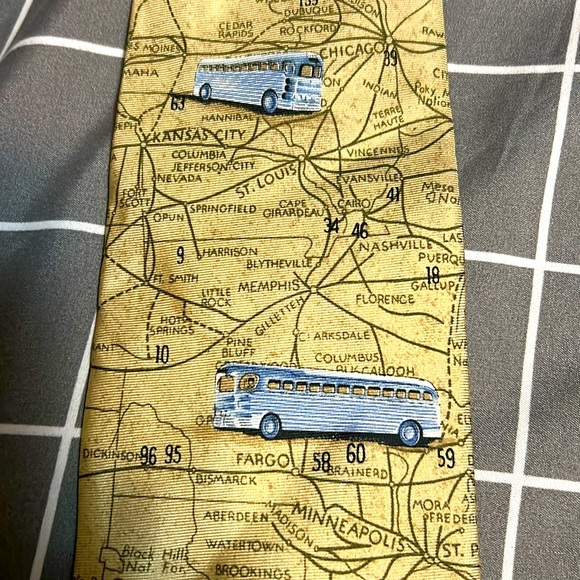 Vintage Structure 100% silk Map tie - Picture 4 of 4